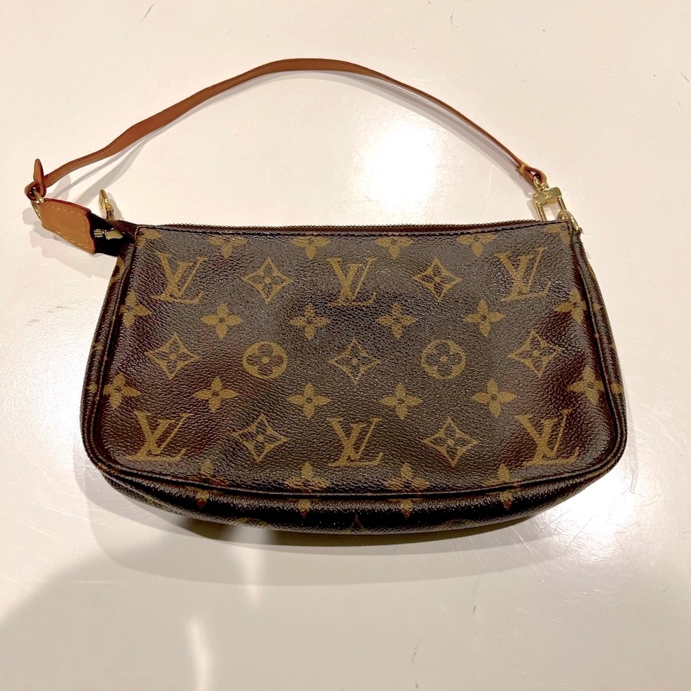 Authentic Louis Vuitton Pochette Bag